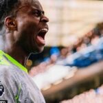 Manchester City triumfon bindshëm ndaj Chelseas, rikthen fuqishëm garën e titullit në Ligën Premier