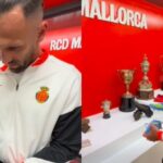 Moment mahnitës: Vedat Muriqi dërgon këpucët në muzeun e Mallorcas pasi theu rekordin e Samuel Eto’o