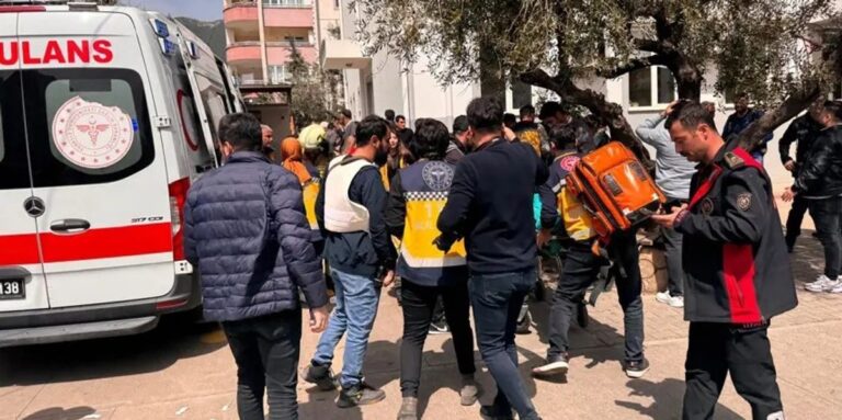 Numri i të vdekurve shkon në nëntë, të tjerë të plagosur rëndë – detaje të tjera nga sulmi me armë në një shkollë të Turqisë