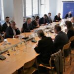 Kryenegociatori takohet me shefat e misioneve të shteteve anëtare të BE-së në Kosovë