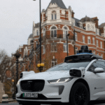 Robo-taksitë autonome tani kanë filluar të lëvizin vetë në rrugët britanike