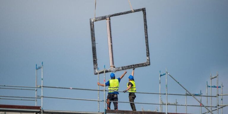 Në Gjermani, një orë pune kushton 45 euro – vetëm disa vende të BE-së janë më të shtrenjta