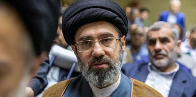 CIA: Khamenei i plagosur jashtë syrit të publikut, por ende duke formësuar strategjinë
