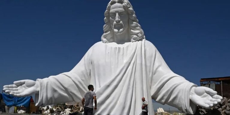 Armenia po ndërton statujën më të lartë në botë të Jezu Krishtit