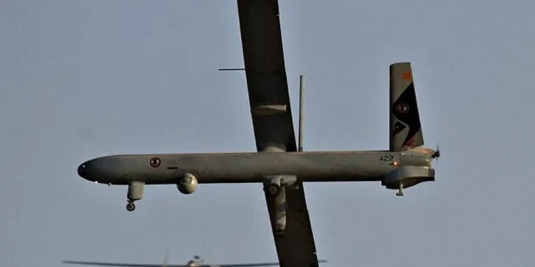 Një dron ‘armiqësor’ u rrëzua nga sistemi i ri i mbrojtjes ajrore iraniane