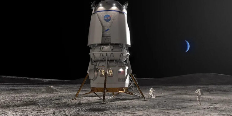 Raketa e Blue Origin shpërthen gjatë testimit – a rrezikon të dështojë ëndrra e NASA-s për ulje në Hënë?