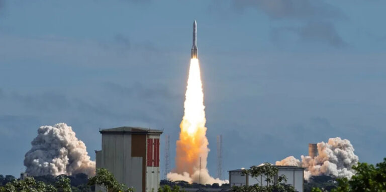 Raketa evropiane Ariane 6 u lëshua në hapësirë