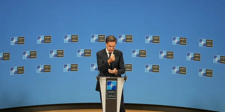 Rutte takohet me Trumpin për të ulur tensionet përpara samitit të madh të NATO-s