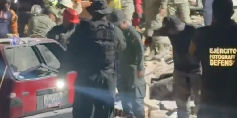 Një djalë 11-vjeçar nxirret i gjallë nga rrënojat në Venezuelë