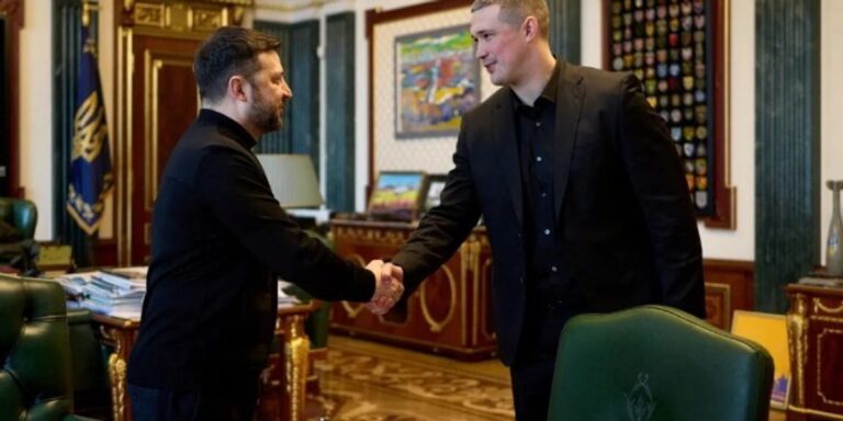 Pas reagimeve dhe protestave, Zelensky: Fedorov do të mbetet në ekipin tim