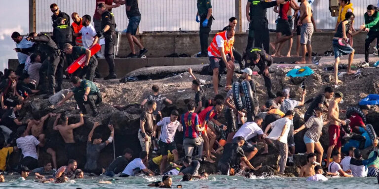 Më shumë se gjysma e migrantëve kthehen në Marok pas kalimit masiv të kufirit drejt Ceutës