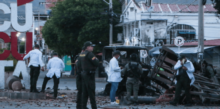 Tronditet Kolumbia, kamioni bombë shpërthen pranë stacionit të policisë