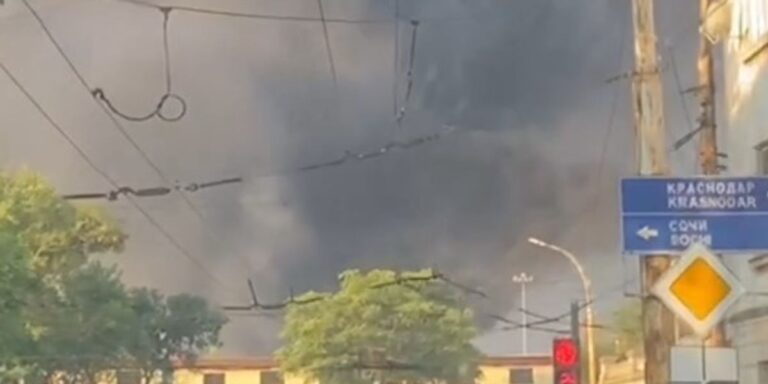 Dronët ukrainas godasin portin e madh rus, SHBA i kërkon Kievit të ndalë sulmet ndaj cisternave