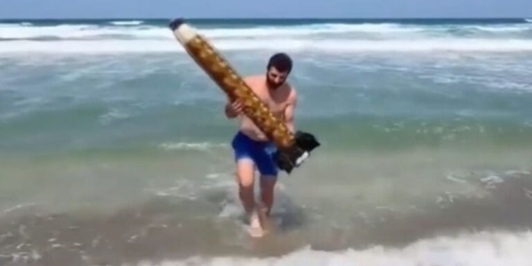 Notari gjen në det mbetjet e një rakete ruse në brigjet e Turqisë