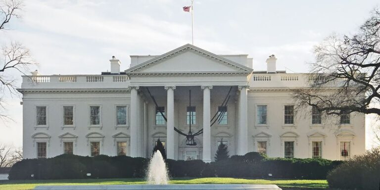 Diplomacia pa diplomatë – rasti Donald Trump dhe 97 vende pa ambasador amerikan