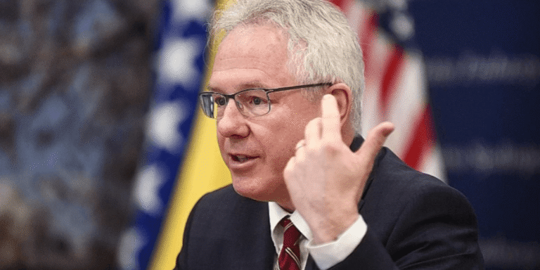 Murphy reagon ndaj thirrjes që SHBA-ja ta njohë pavarësinë e Republika Serbe: “Çmenduria më e madhe e shkruar për Bosnjën”, përmend edhe Kosovën