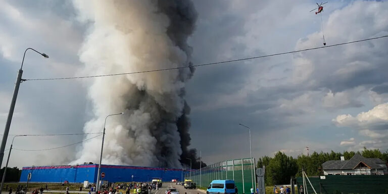 Dronët ukrainas godasin qendrat logjistike të gjigantit rus Ozon
