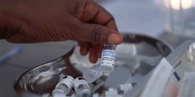 BE dërgon ekspertë në Kongo, nis prova klinike për vaksinën kundër Ebolës