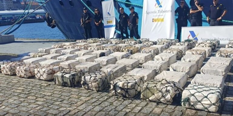 Spanja sekuestron mbi dy tonë kokainë në një jaht të lidhur me rrjetin e drogës në Ballkan