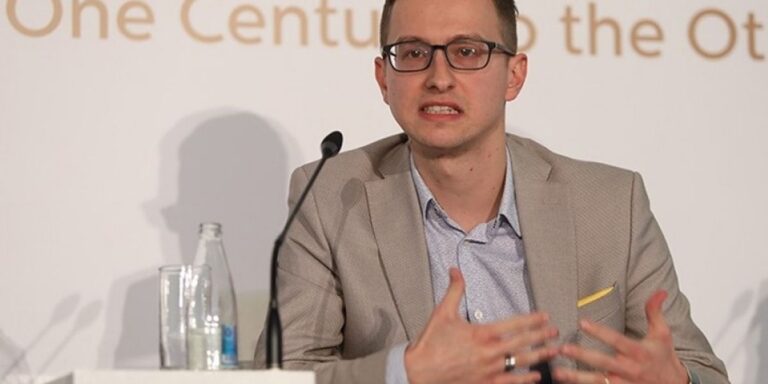 Mujanoviq: Deklaratat e Putinit janë jehonë e narrativës së Millosheviqit për “Serbinë e Madhe”