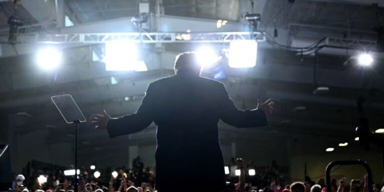 Kandidatët republikanë për Kongres nuk po e duan në fushatat e tyre Trumpin