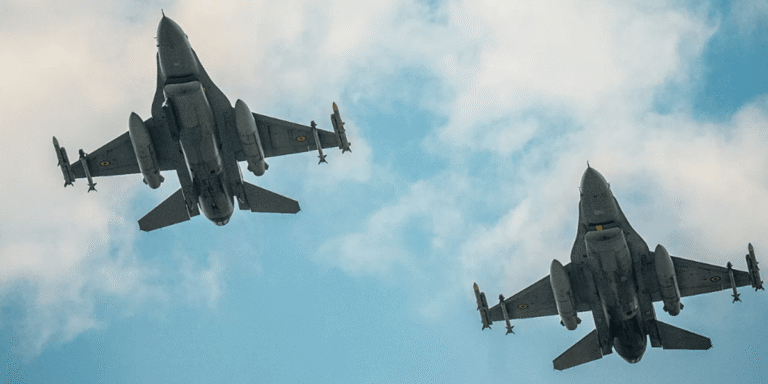 Aeroplanët rumunë F-16 rrëzojnë dy dronë mbi Detin e Zi, mediat botërore sjellin detaje