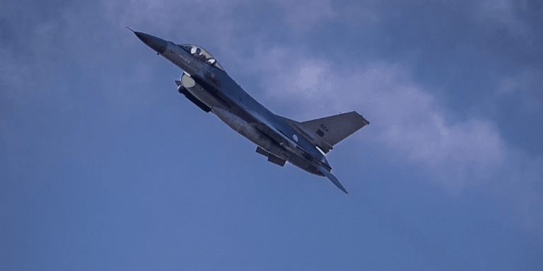 Aeroplanë luftarakë të NATO-s u ngritën me urgjencë pasi një objekt fluturues i paidentifikuar hyri në hapësirën ajrore të Lituanisë